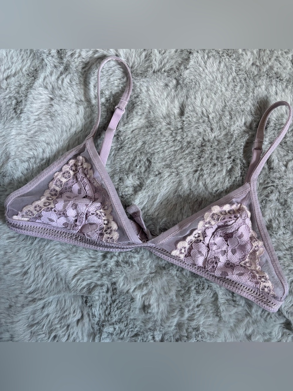 Victoria’s Secret lace bralette bra